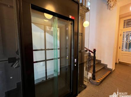 Pronájem - kanceláře, 42 m²