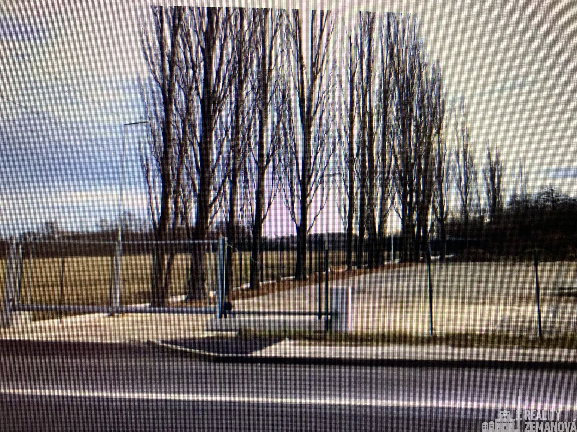 Oplocená volná skladová plocha 650 m2, Horní Počernice, Praha 9