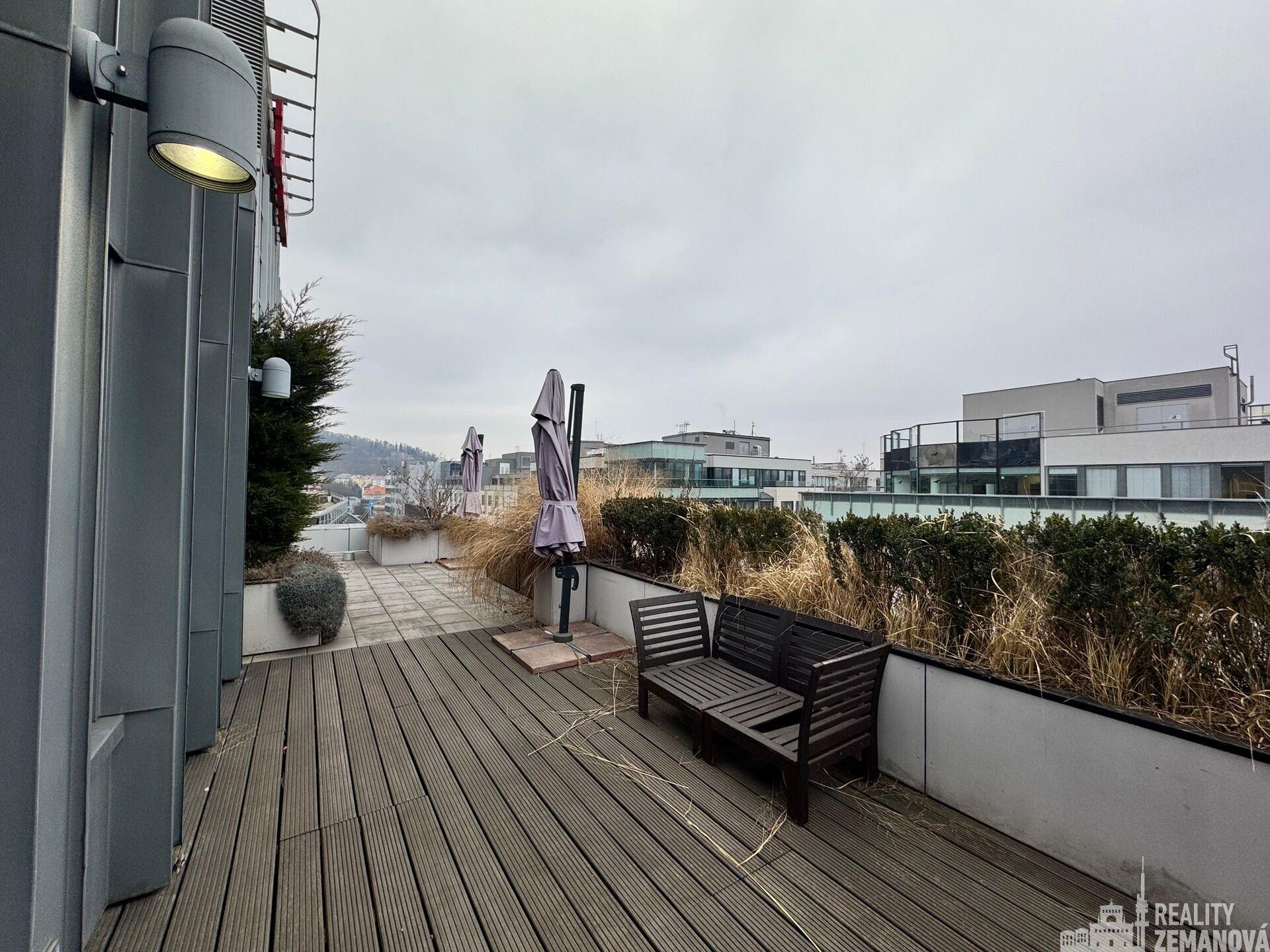 Reprezentativní kancelářský celek 469,37 m2 s vlastní terasou 134 m2 u M Anděl, Radlická, P-5