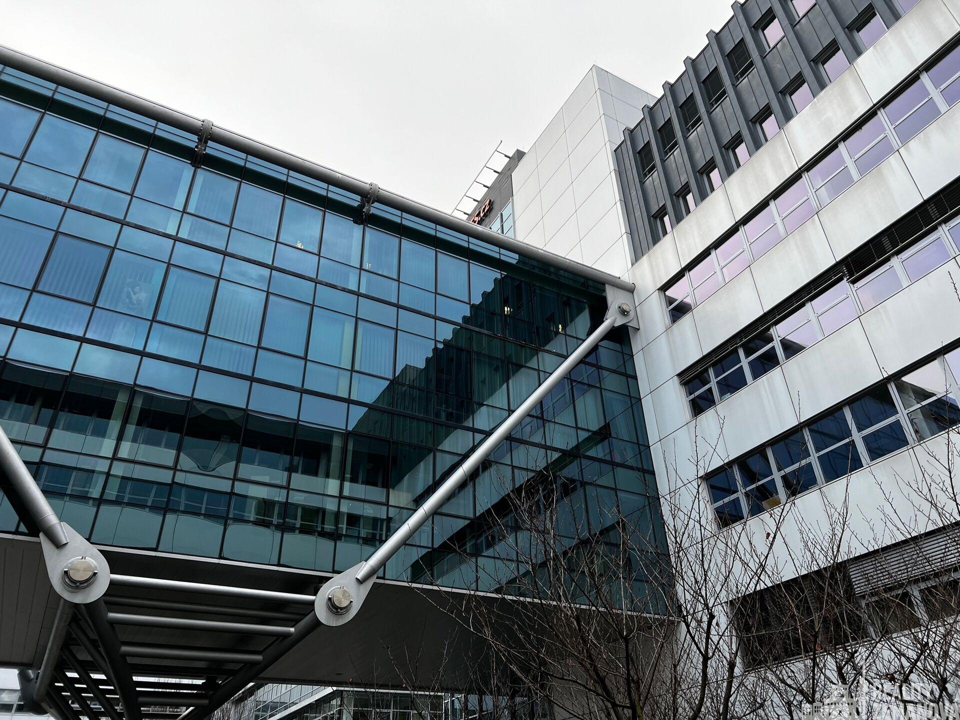 Reprezentativní kancelářský celek 1006 m2 s vlastní terasou u M Anděl, Radlická, P-5