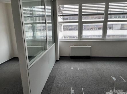 Pronájem - kanceláře, 740 m² obrázek