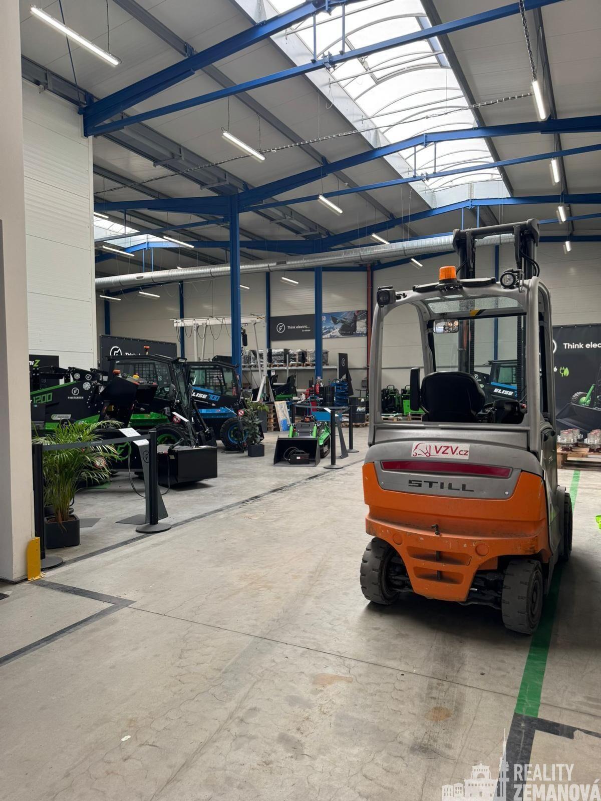 Moderní skladová/výrobní hala  468 m2 + 72 m2 kanceláří, TOP lokace u sjezdu D6, Velká Dobrá