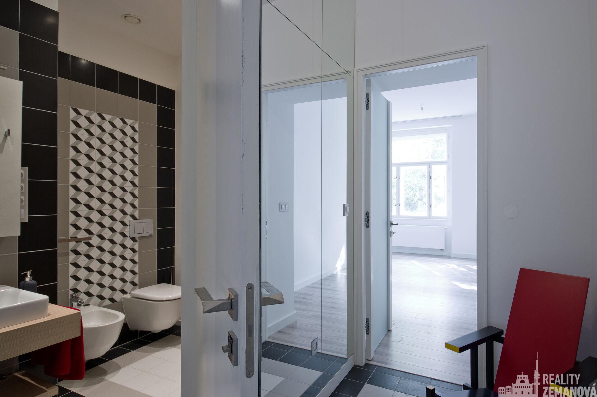 Reprezentativní byt 2+kk, 3.NP, 51 m2, mezi metrem Flora a Jiřího z Poděbrad, Praha 3