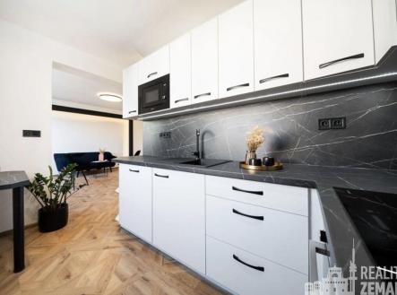 Pronájem bytu, 1+kk, 35 m²