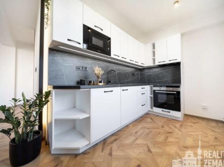 Pronájem bytu, 1+kk, 35 m² obrázek