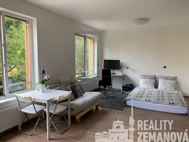 Pronájem bytu u metra Pankrác, 37 m2, Hanusova, Praha 4