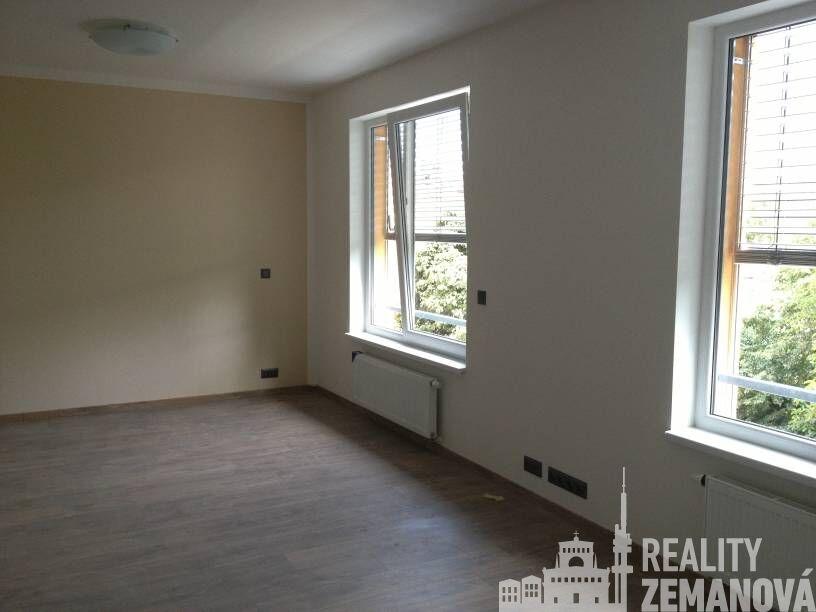 Pronájem bytu u metra Pankrác, 37 m2, Hanusova, Praha 4