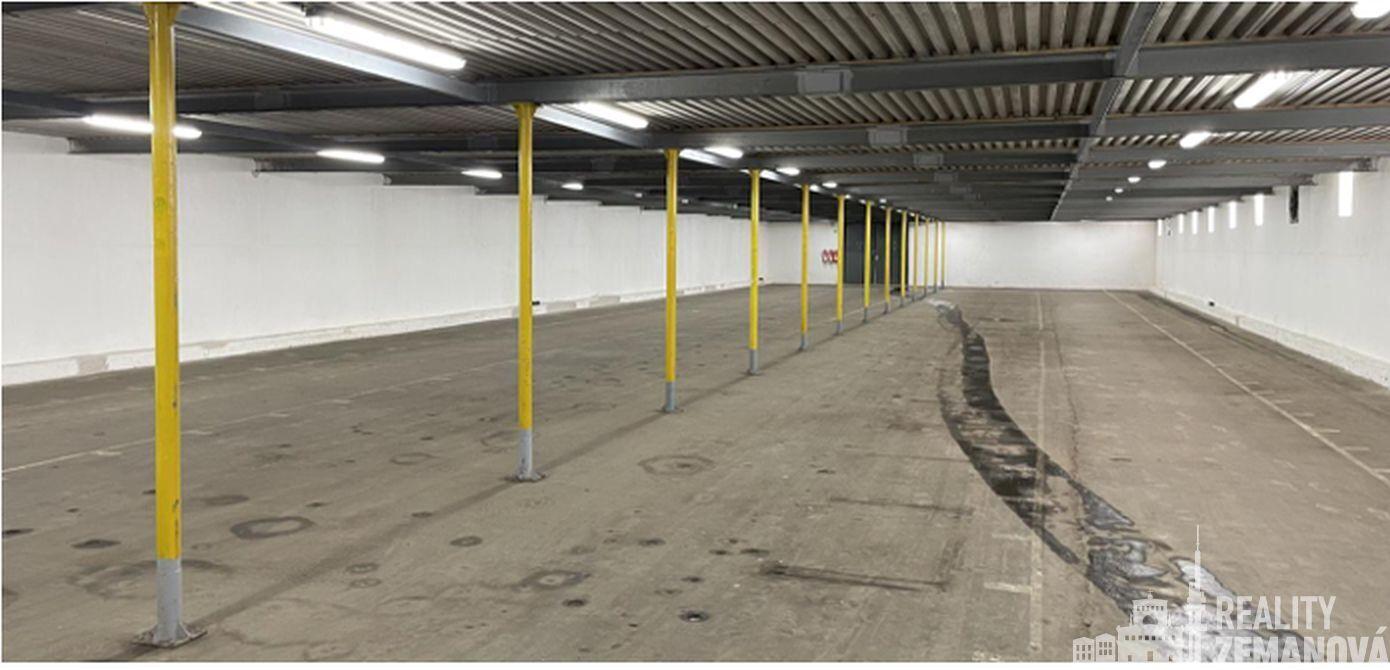 Přízemní hala H11, 745 m2, lze přidat volnou plochu 2x 378 m2, Horní Počernice