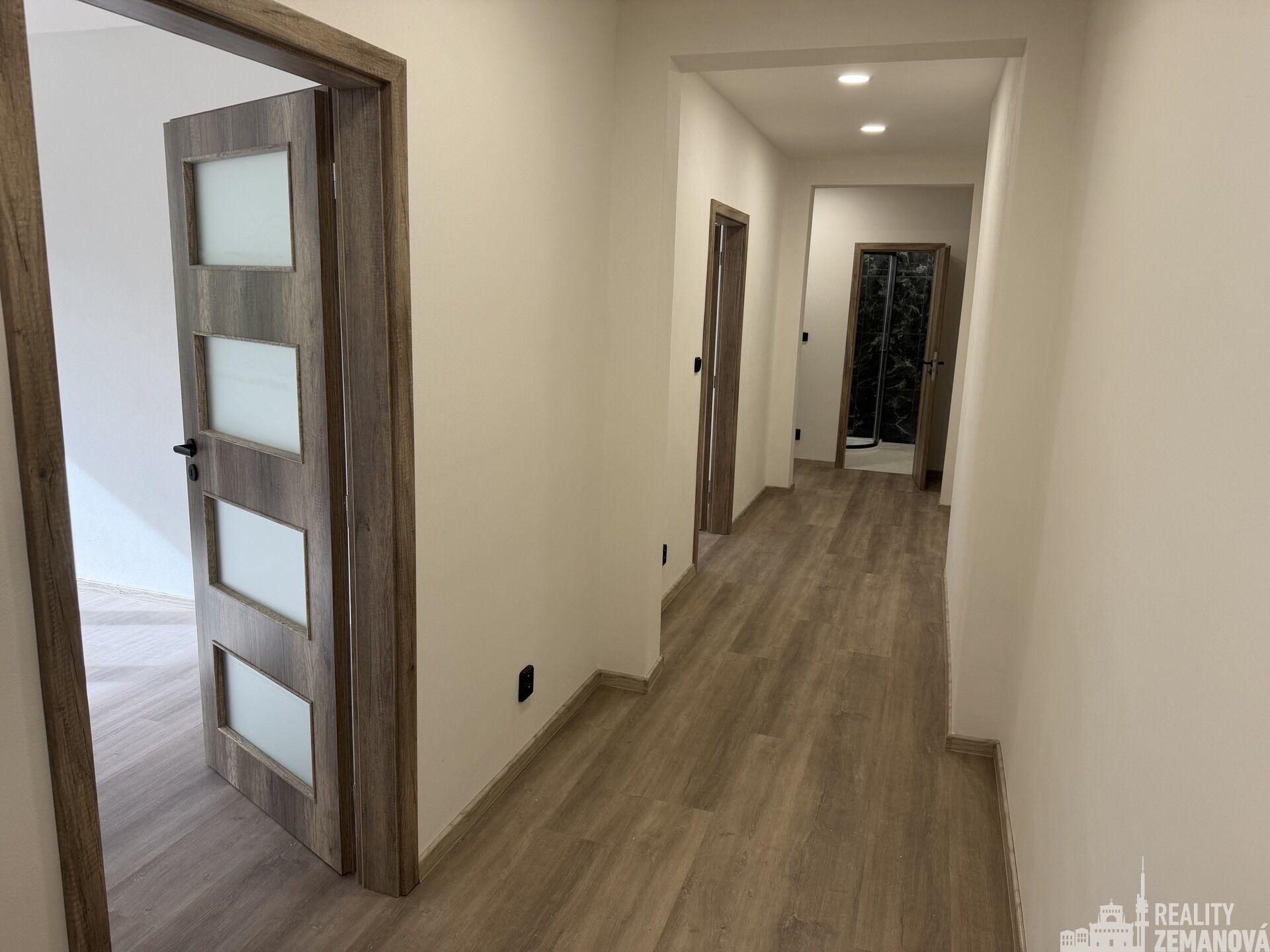 Pronájem nově zrekonstruovaného bytu 2+1, 65 m2, Krupská, Praha 10 - Strašnice