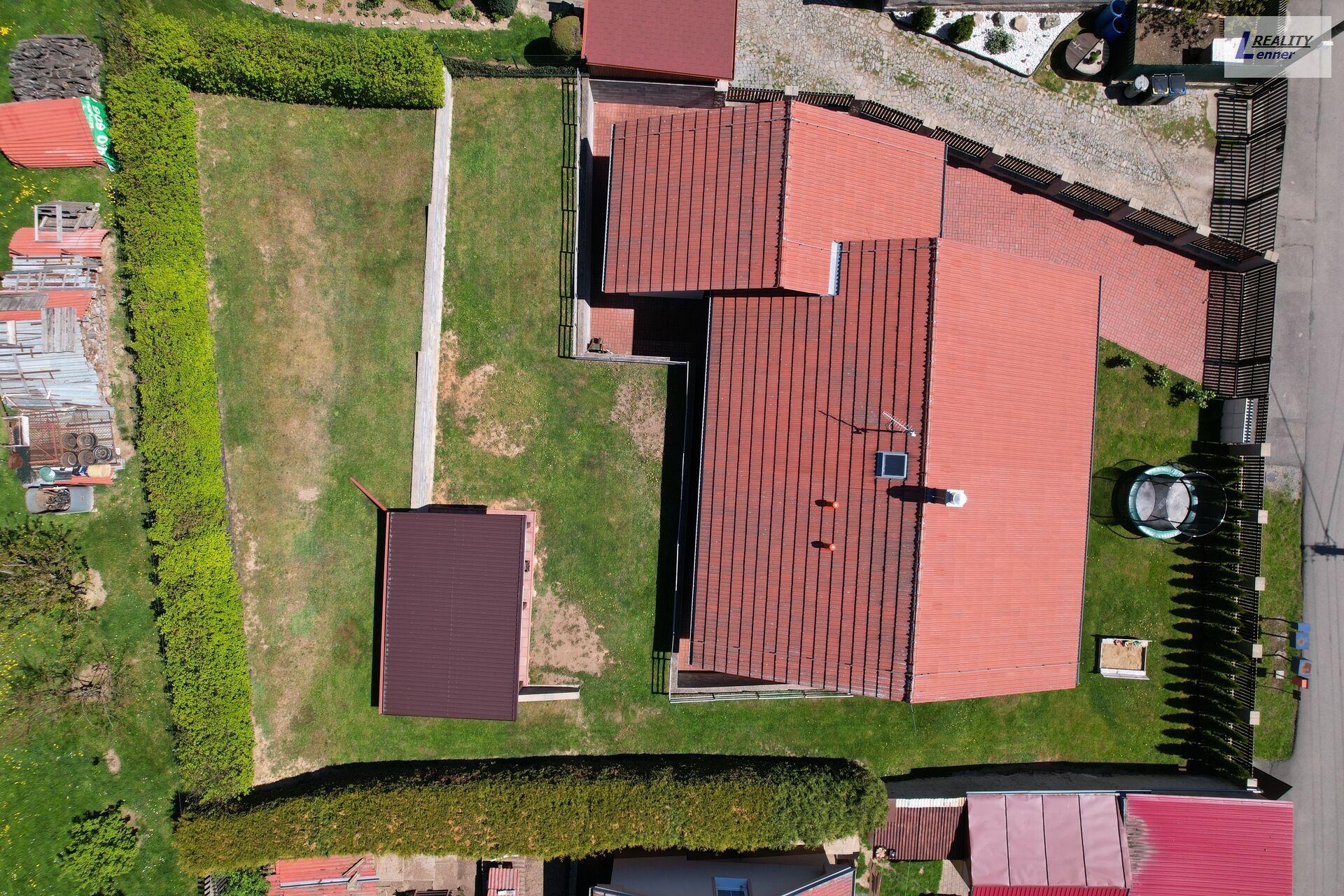 RD 3+kk/ garáž, 124 m2, terasa 20 m2 vč. pergoly, vše na pozemku 767 m2