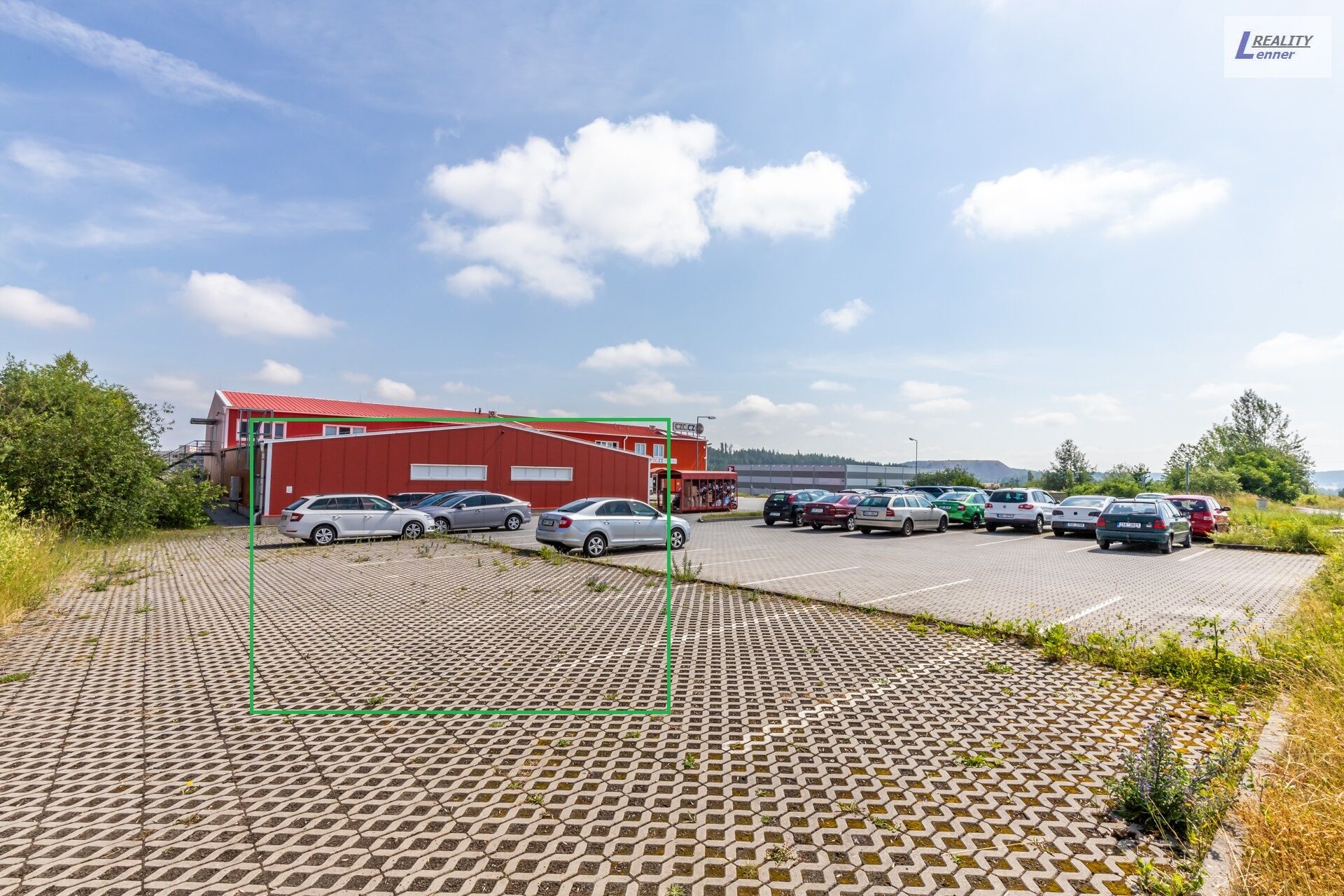 Pronájem části komerční budovy (převážně sklad, obchod) 616 m2 na pozemku 5.275 m2