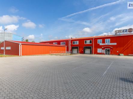 Pronájem - kanceláře, 228 m²