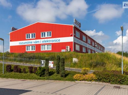 Pronájem - kanceláře, 228 m²