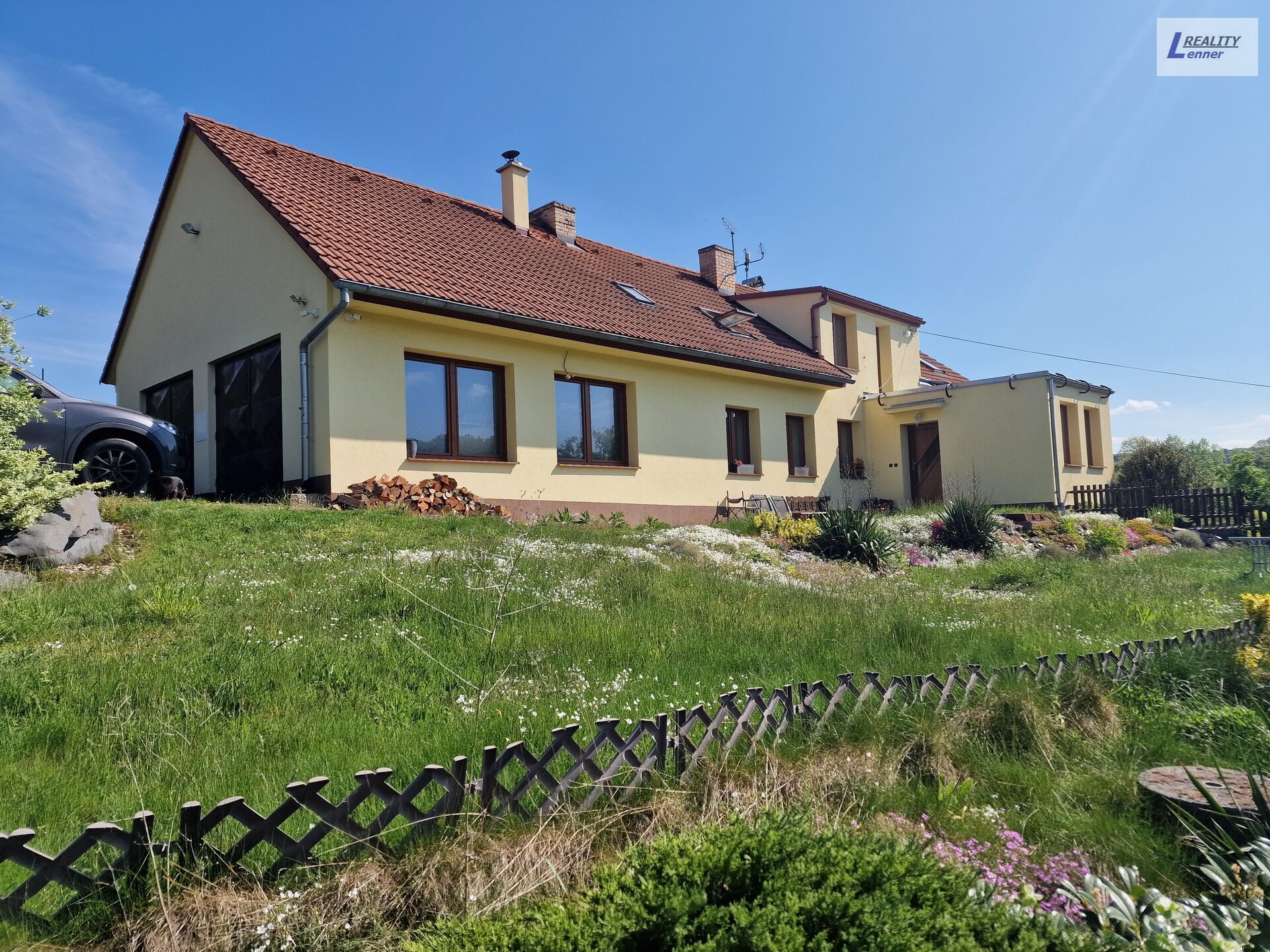 RD 4+kk/ veranda, terasa s pergolou, dvougaráž, bazén, vše na pozemku 1.134 m2
