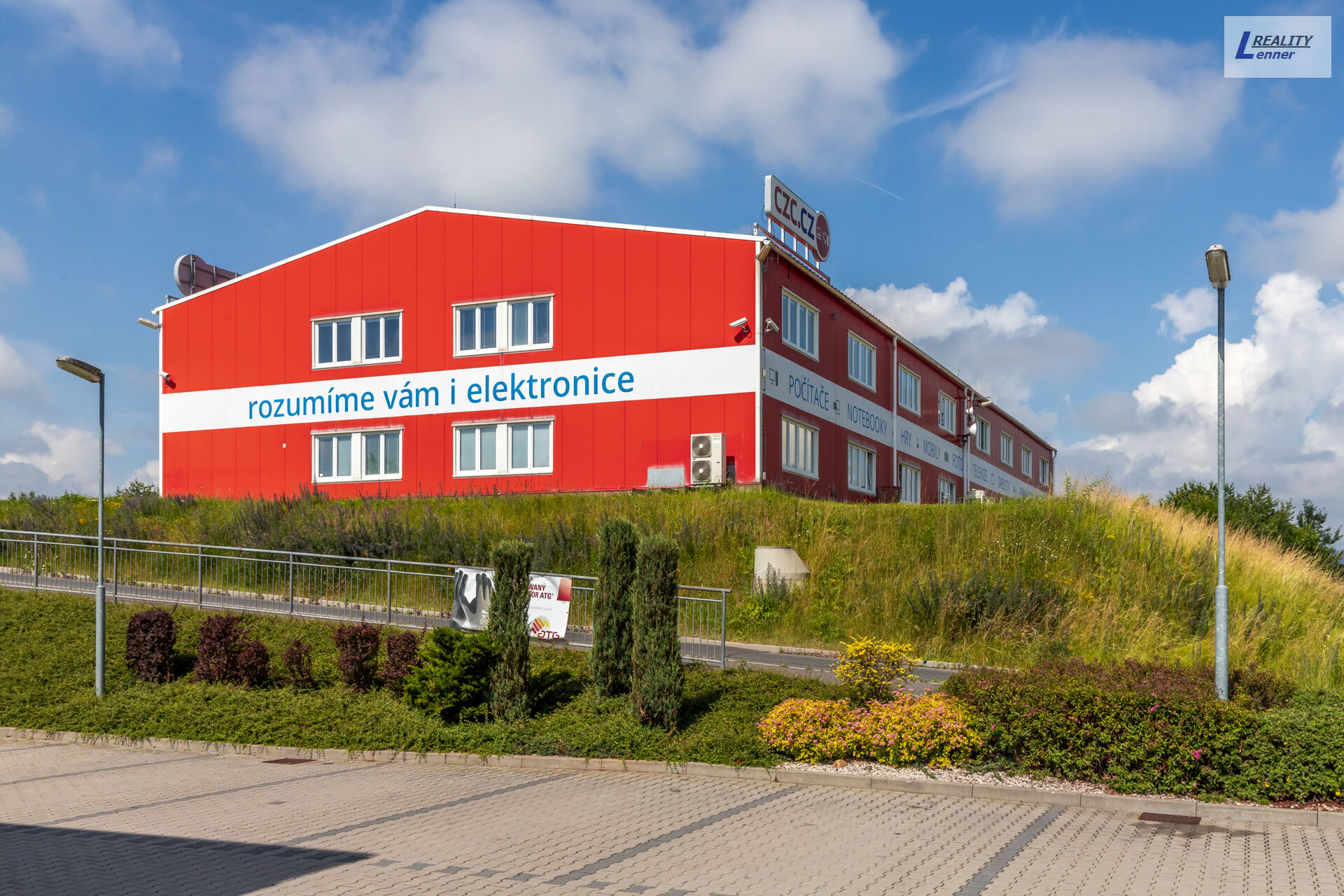 Pronájem části komerční budovy (kanceláře a callcentrum), 2.NP, 490 m2 na pozemku 5.275 m2.