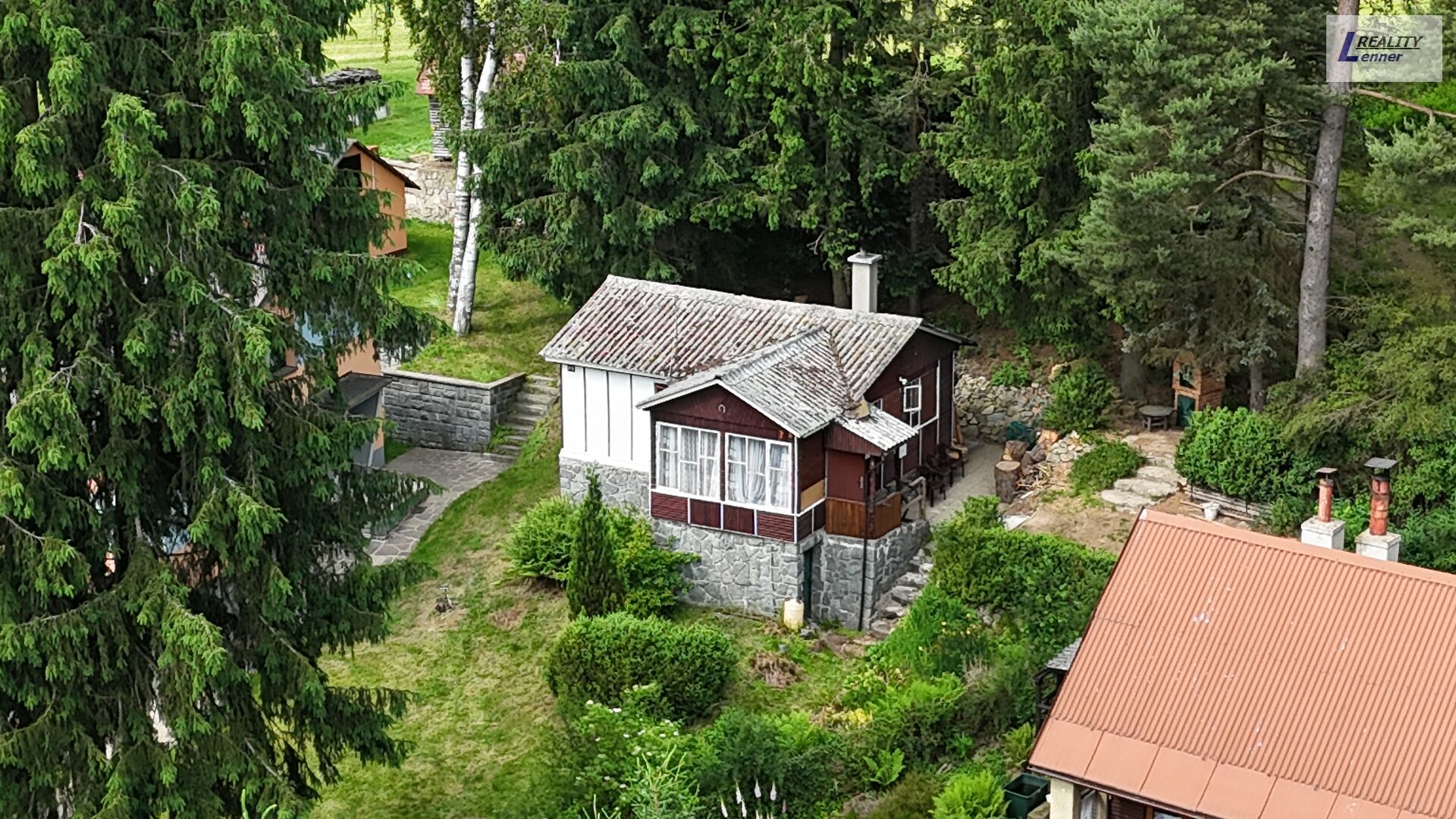 Chata 2+1/ koupelna, sklep, vše na pozemku 487 m2