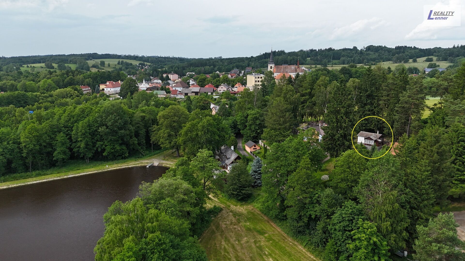 Chata 2+1/ koupelna, sklep, vše na pozemku 487 m2