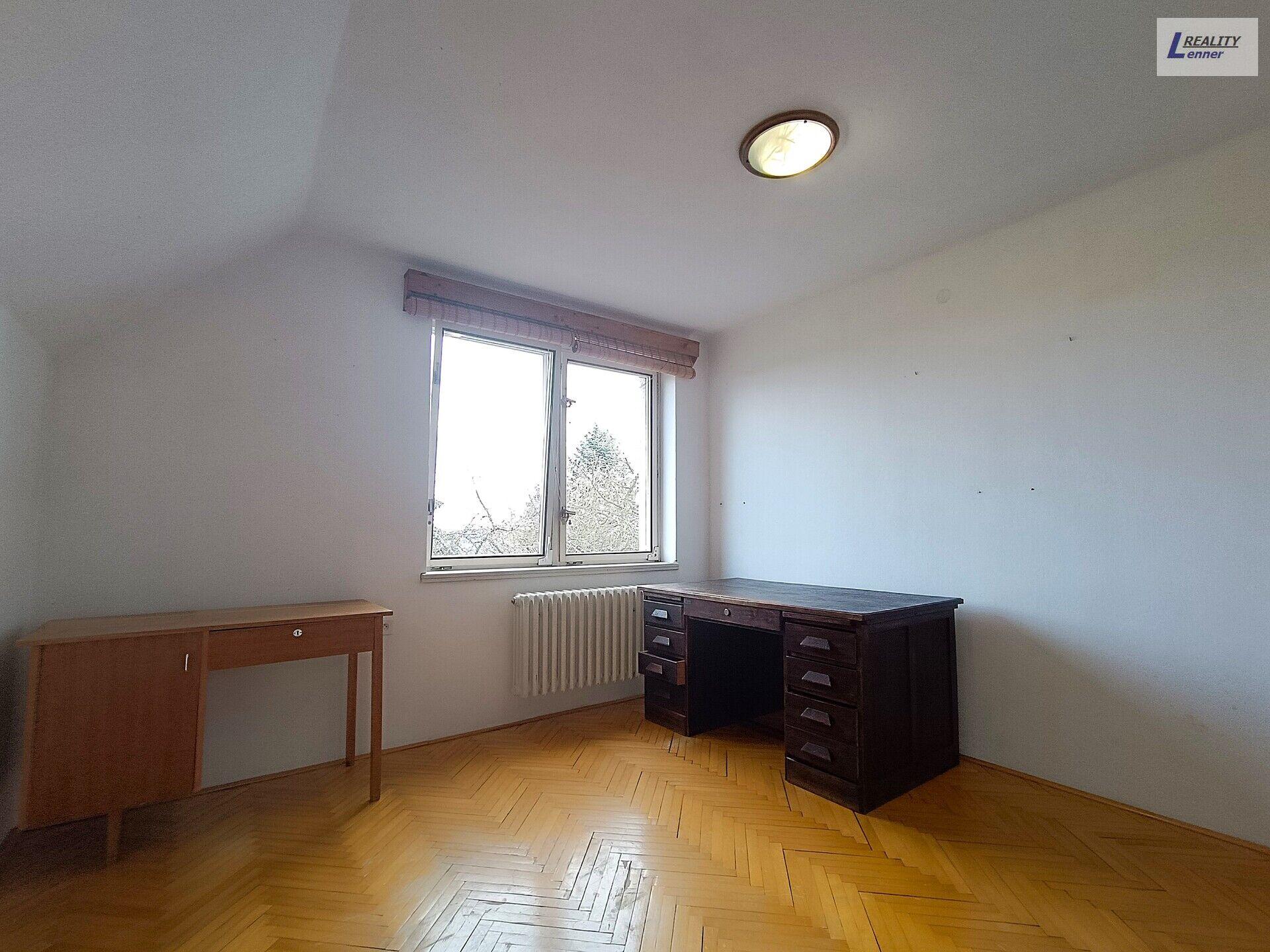 Pronájem bytové jednotky 3+1, 72 m2 v rodinném domě, zahrada, garáž