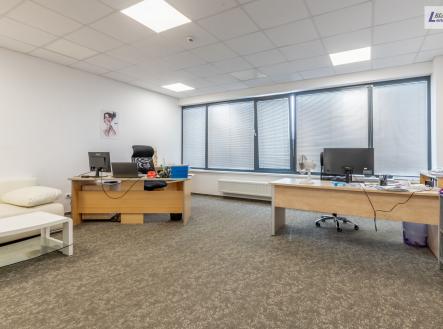 Pronájem - kanceláře, 70 m²