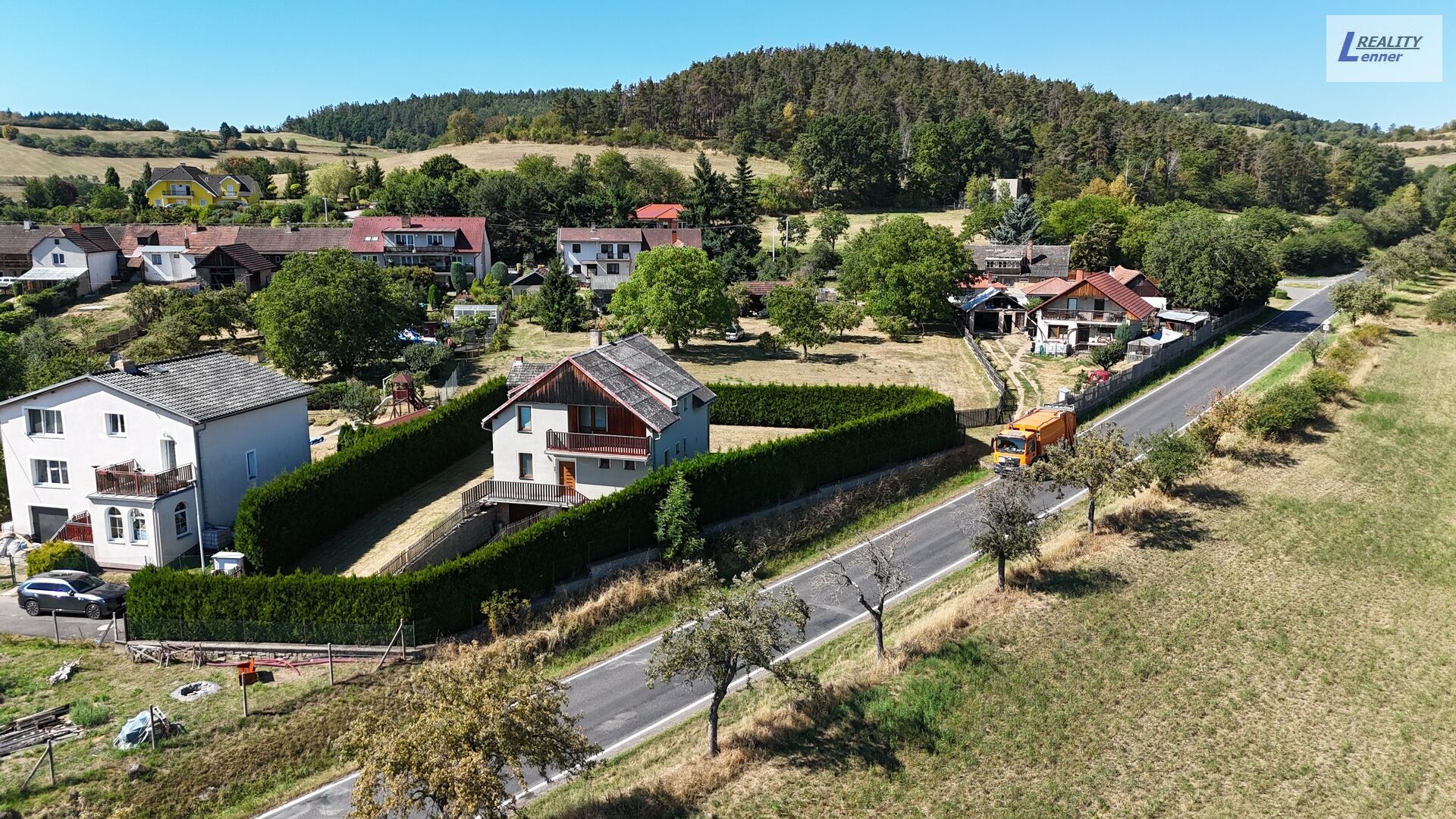RD 5+2/ balkony, podsklepené, kolny, 225 m2 už.pl. vše na pozemku 986 m2