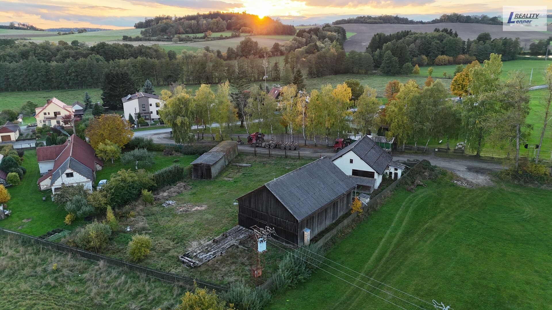 Průmyslový areál – pila, kancelář, dílna, garáž, pila, vše na pozemku 1.856 m2