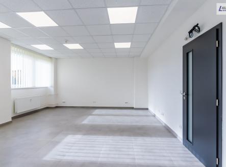 Pronájem - kanceláře, 160 m²