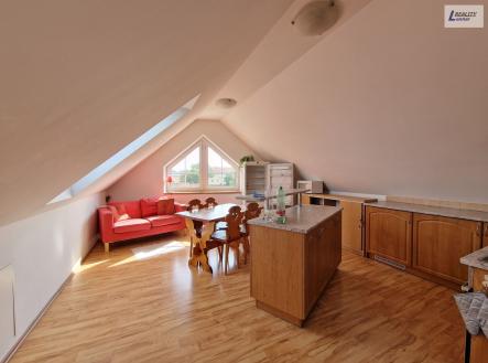 Pronájem bytu, 3+kk, 89 m²