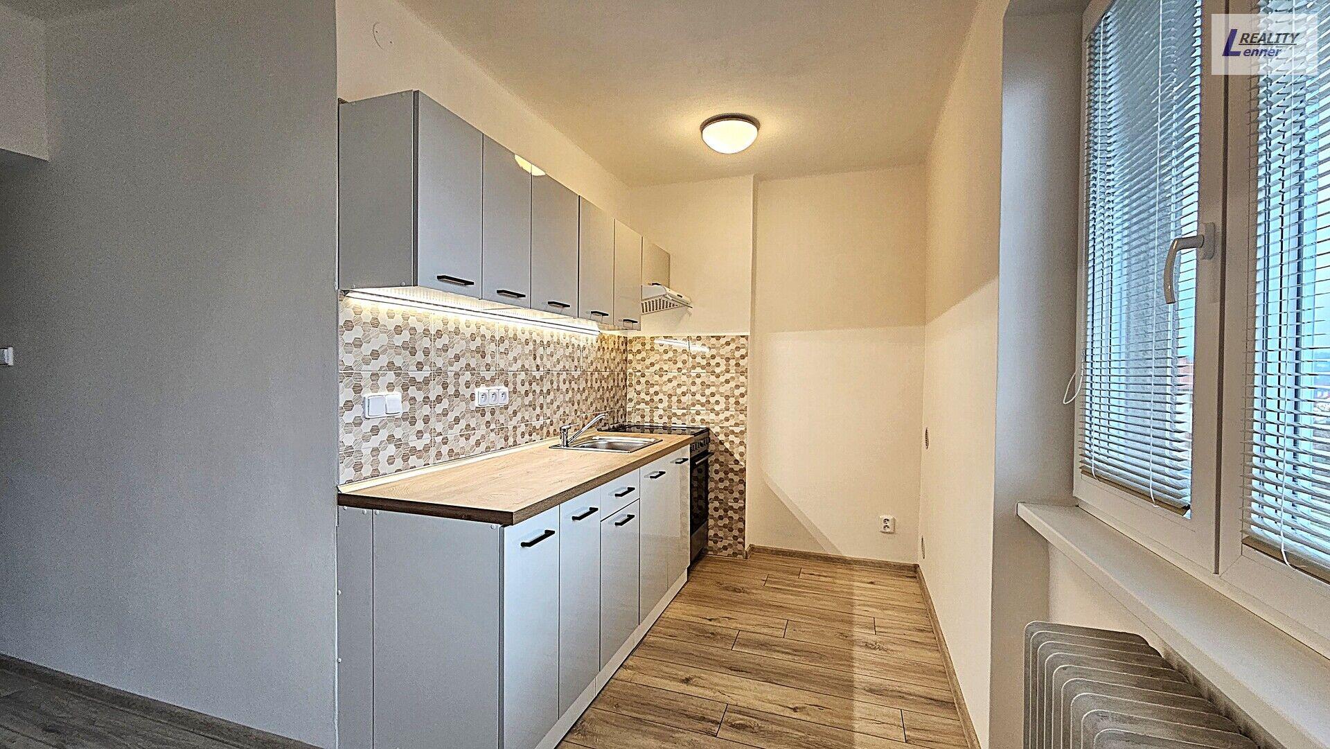 Pronájem bytu 2+kk, cihla, 54 m2, 1. patro, lodžie