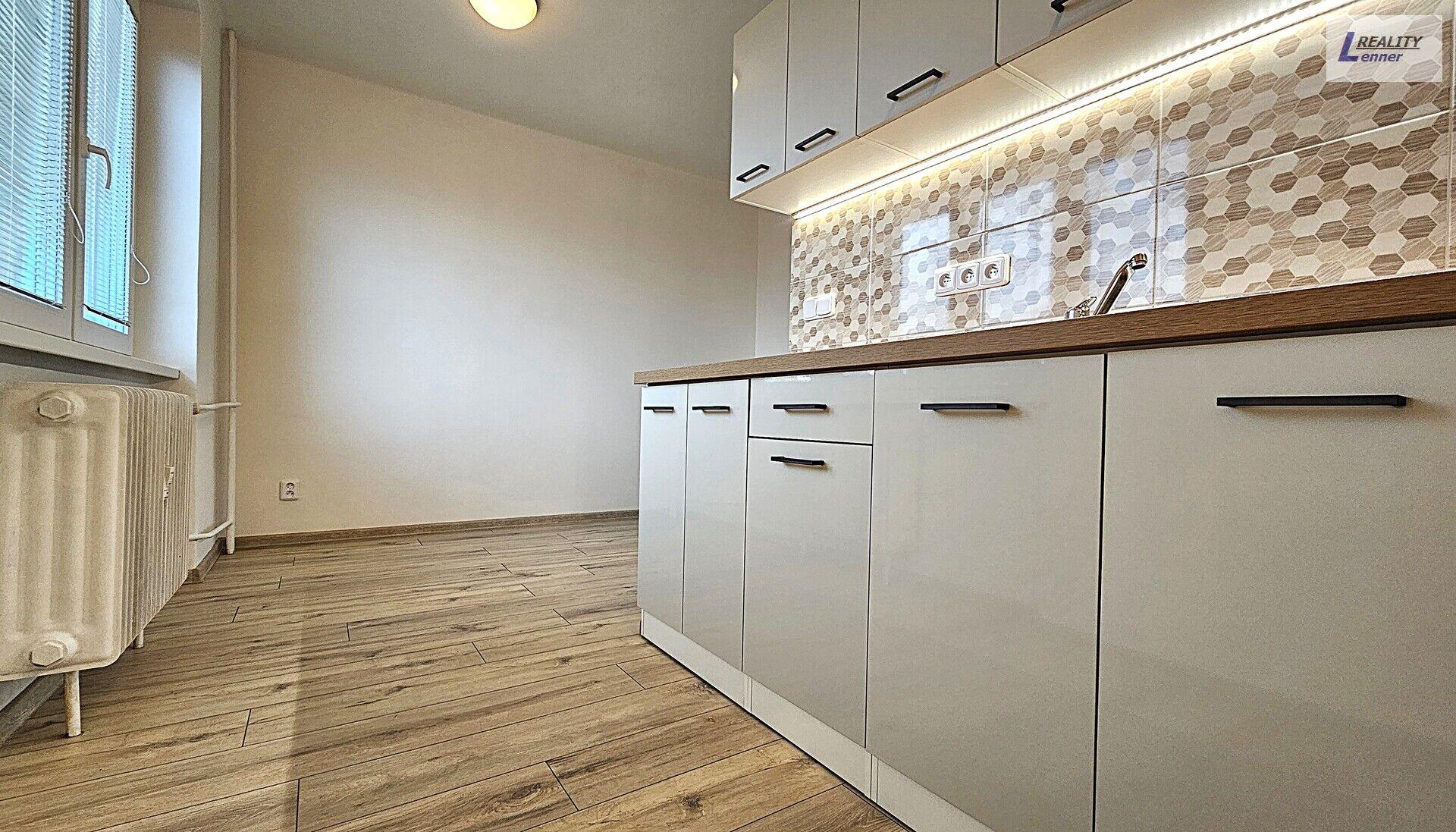 Pronájem bytu 2+kk, cihla, 54 m2, 1. patro, lodžie