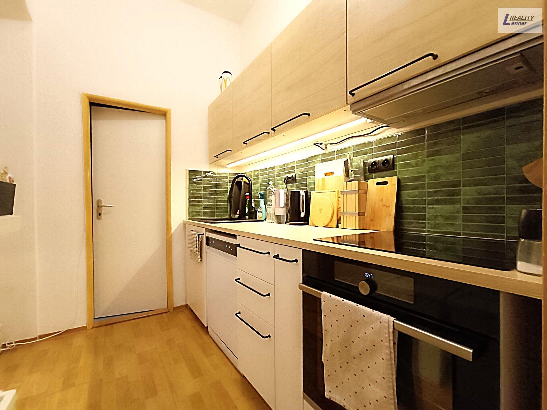 Pronájem bytu 2+1, 81 m2, 4. podlaží, 1x balkon, 1x lodžie