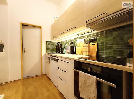 Pronájem bytu, 2+1, 81 m²