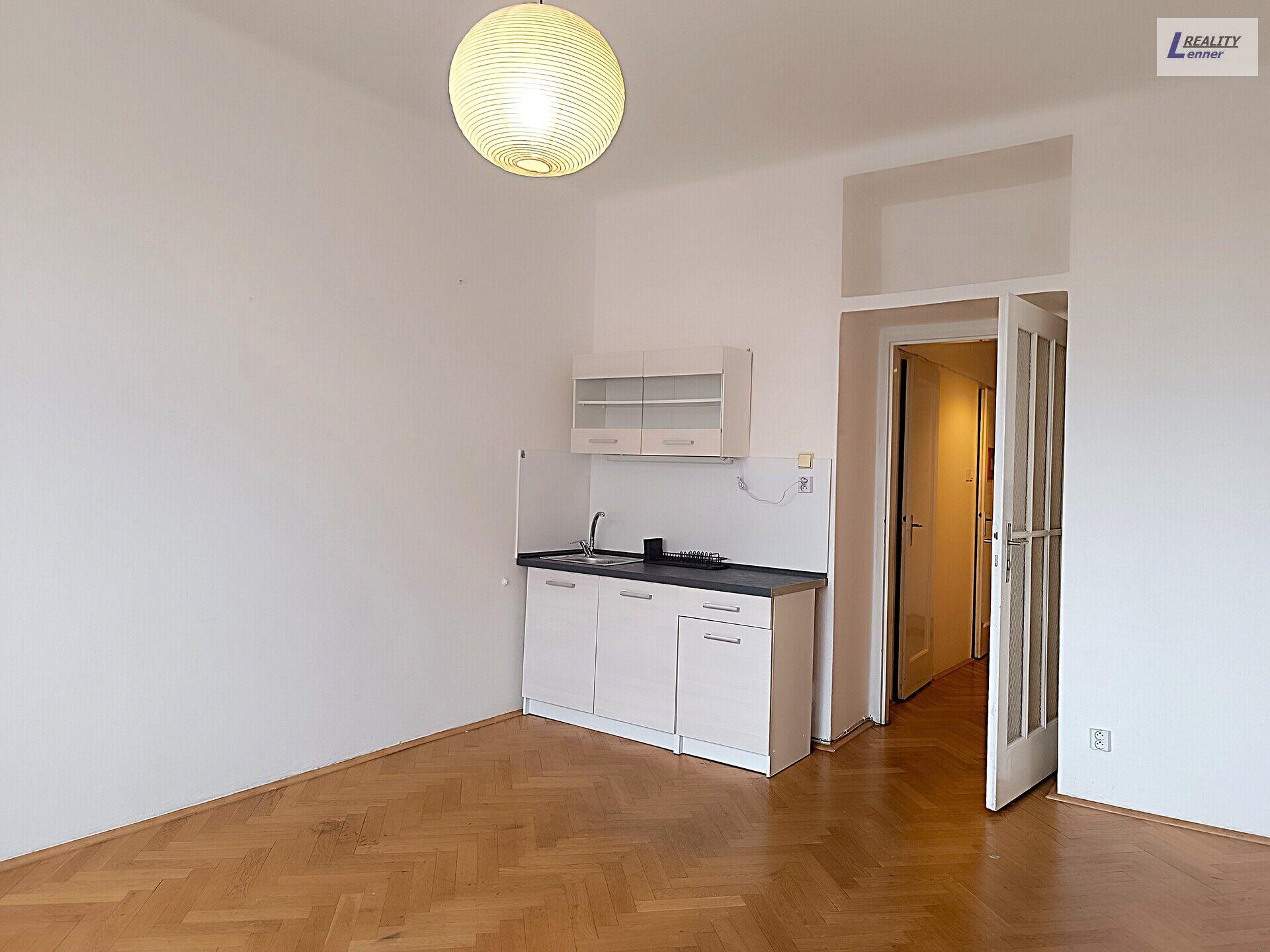Pronájem bytu 1+KK, cihla, 32m2, 2. patro