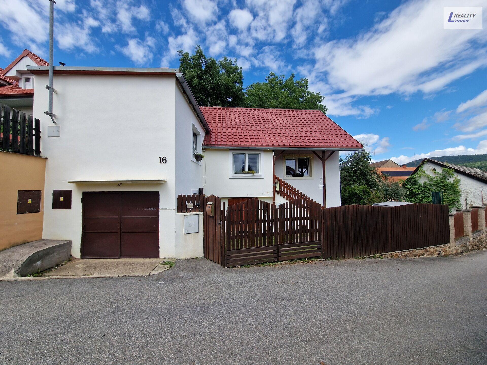 RD 4+1/ garáž, sklepy, vše na pozemku 128 m2