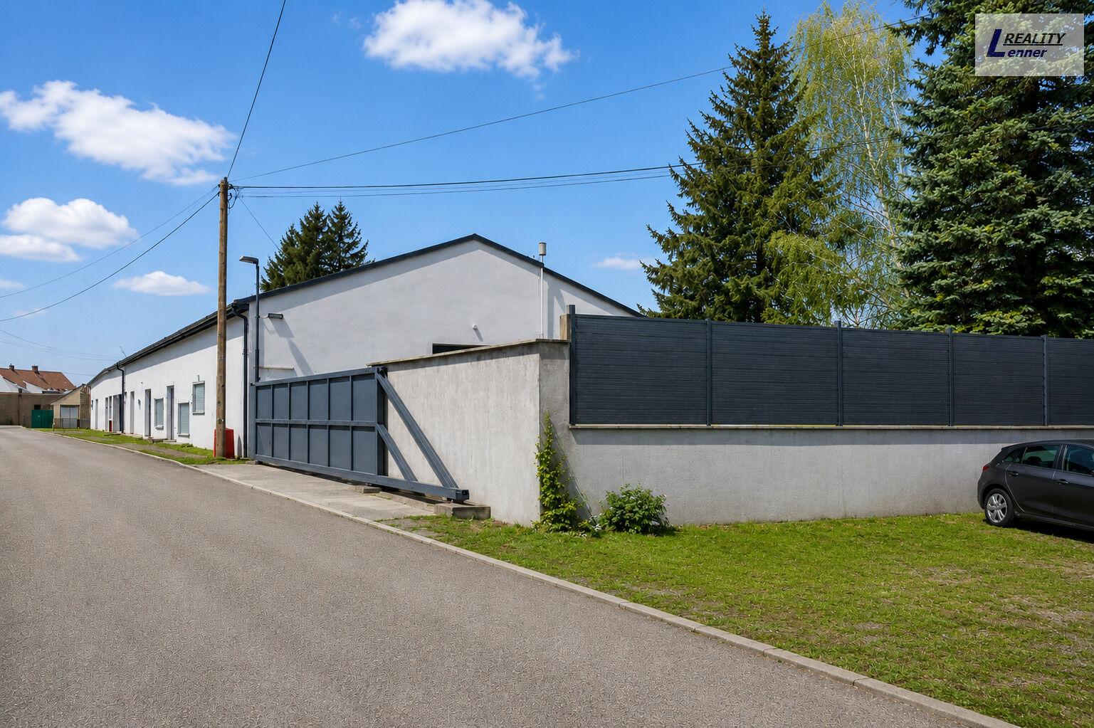Prodej výrobního prostoru 400 m2 vč. parkovacích ploch.