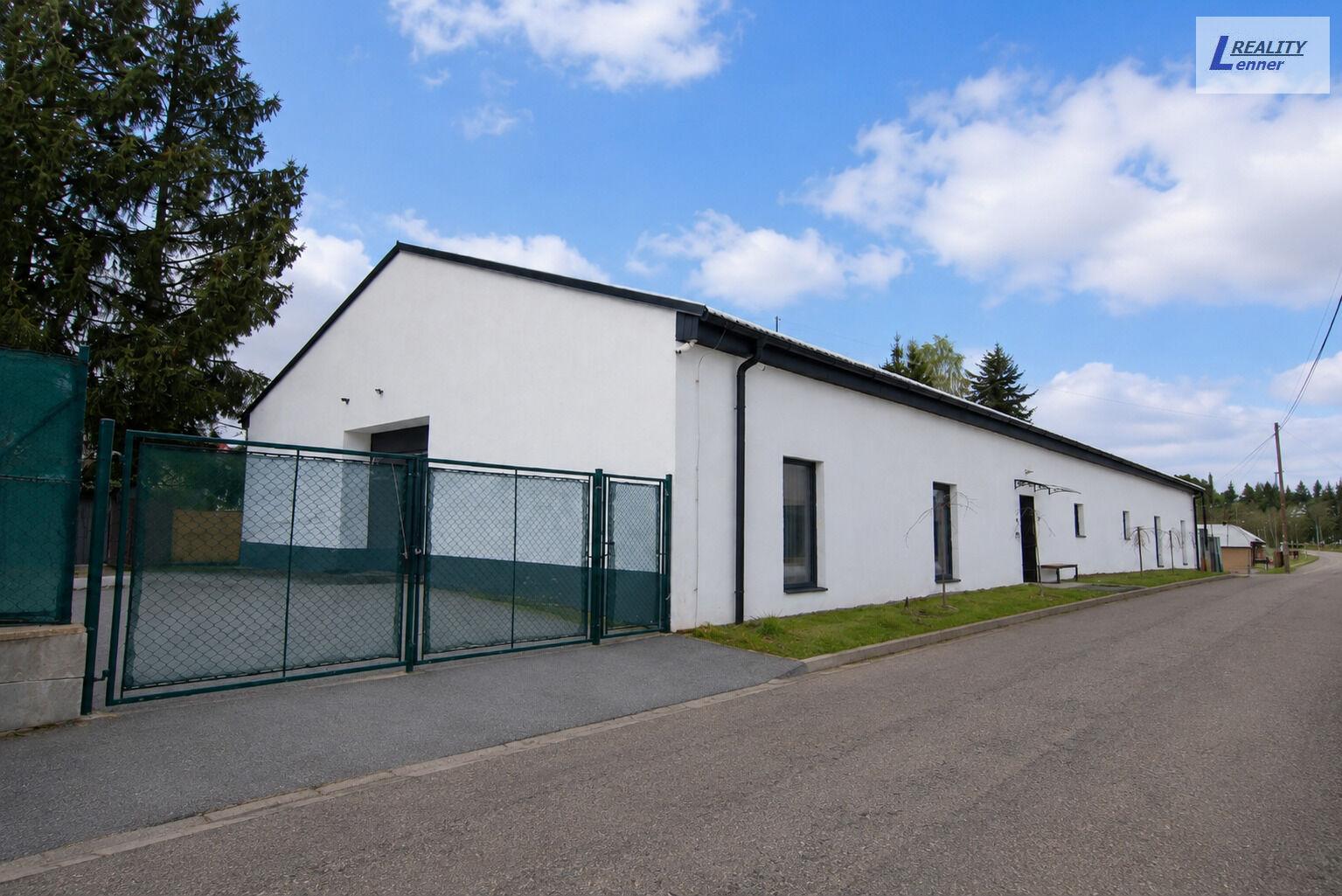 Prodej výrobního prostoru 400 m2 vč. parkovacích ploch.