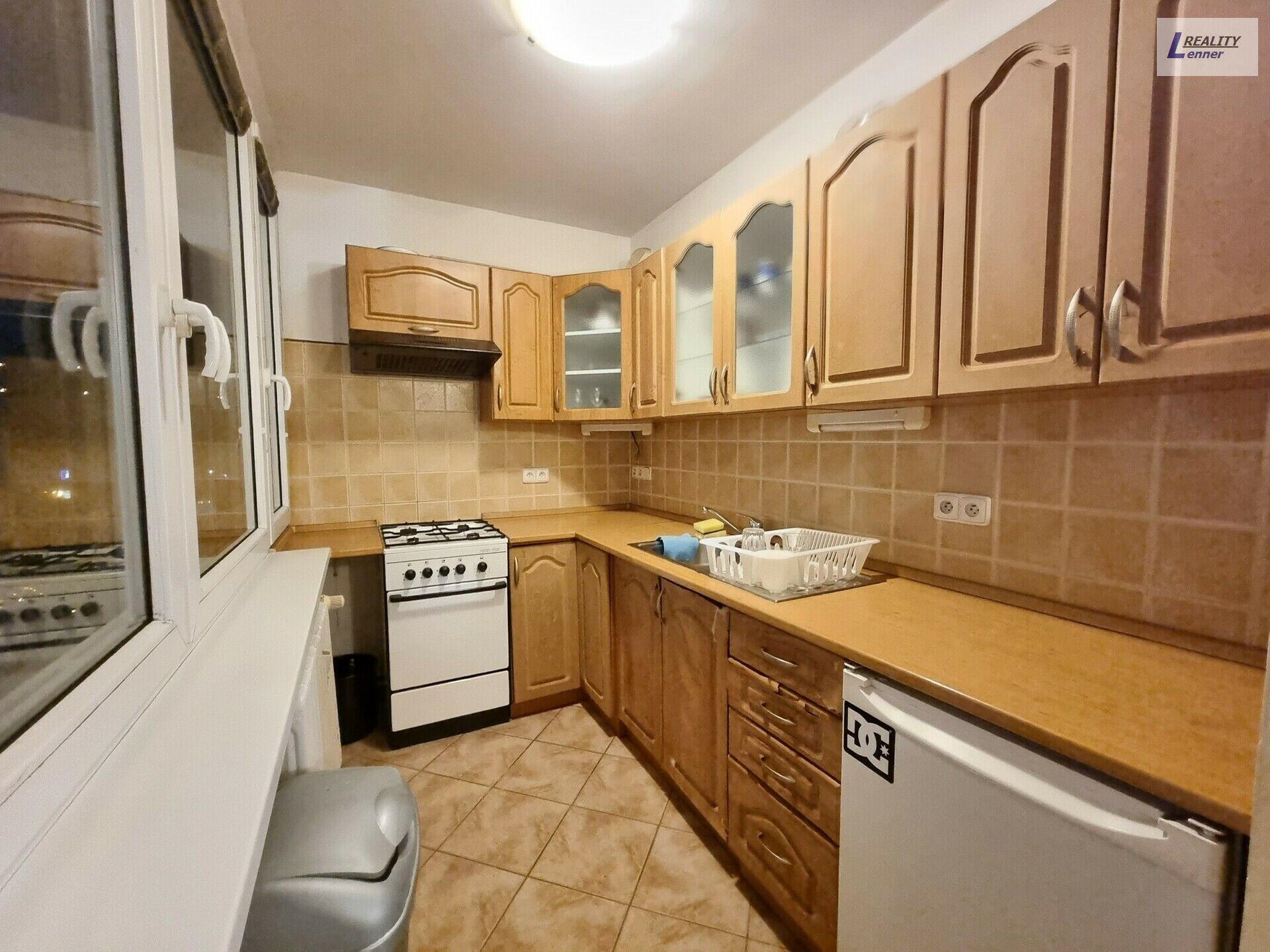 Pronájem bytu 3+kk, OV, 56 m2, panel, 5. patro, výtahy