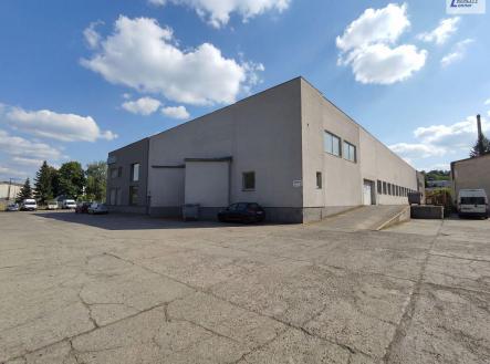 Pronájem - skladovací prostor, 158 m²