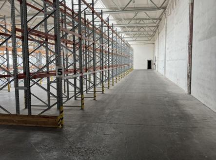 Pronájem - skladovací prostor, 158 m²