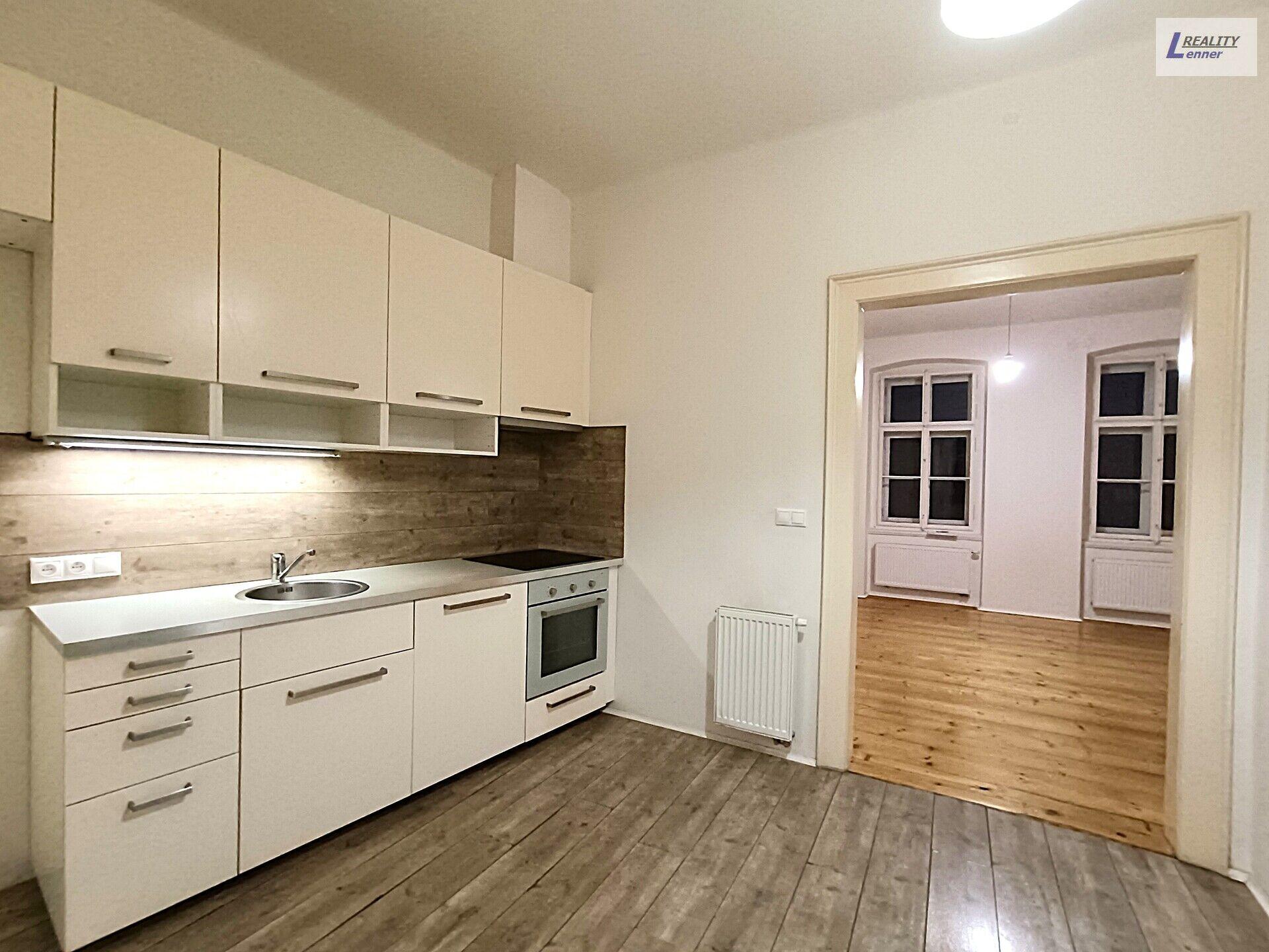 Pronájem bytu 2+kk, cihla, 60 m2, 2. patro.