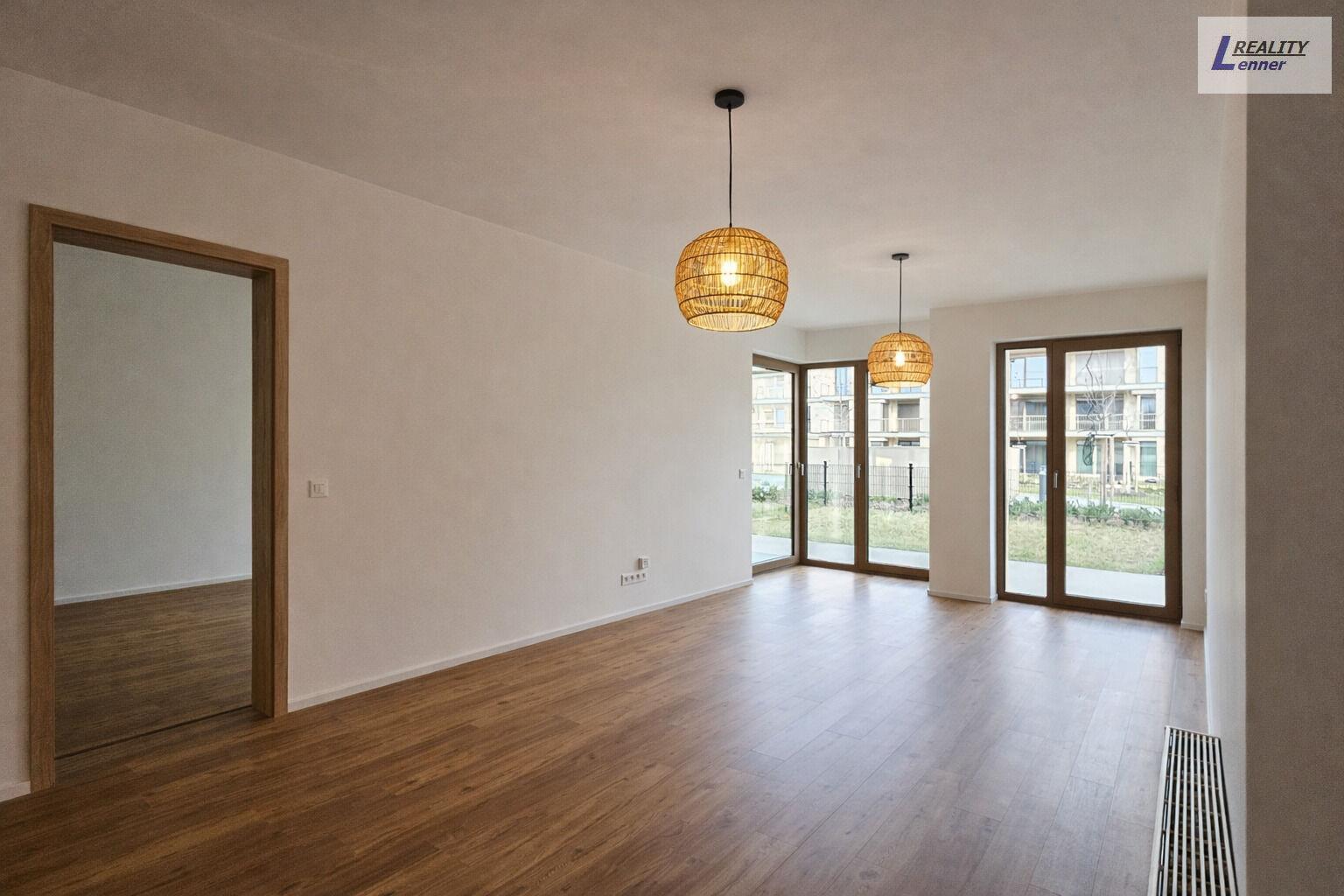 Byt 2+kk, terasa a předzahrádka 118 m2.