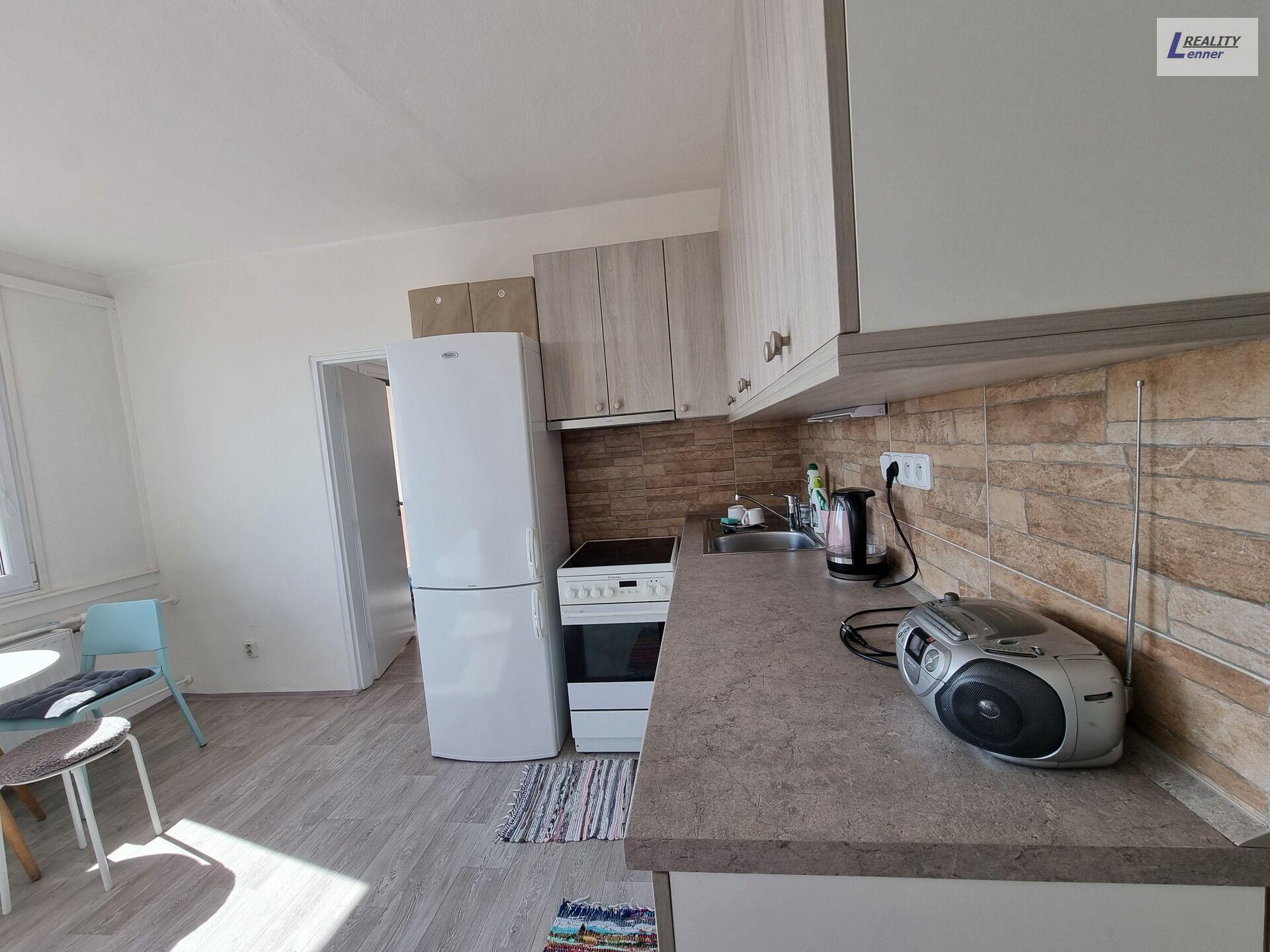 Designový byt 1 +1 s balkonem, po kompletní rekonstrukci, plně vybavený – nízkoenergetické bydlení