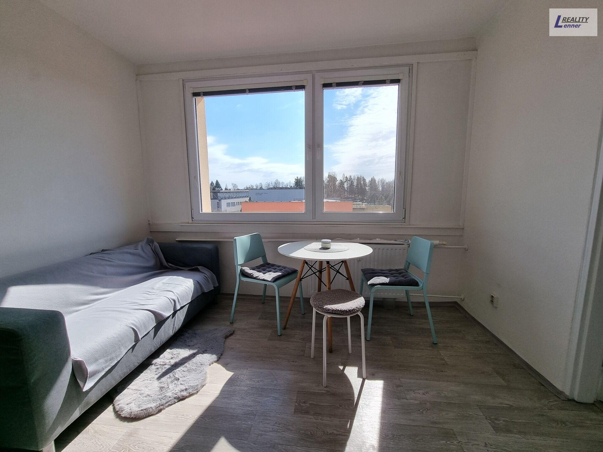 Designový byt 1 +1 s balkonem, po kompletní rekonstrukci, plně vybavený – nízkoenergetické bydlení