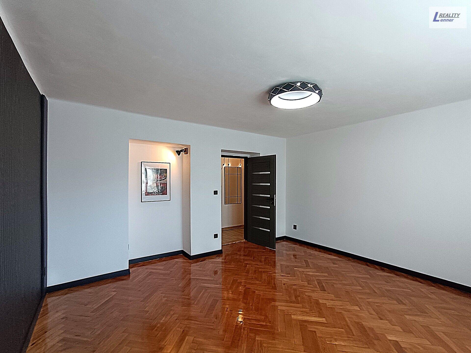 Pronájem bytu po rekonstrukci 2+1, cihla, 51 m2