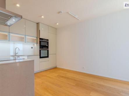 Pronájem bytu, 4+kk, 136 m²