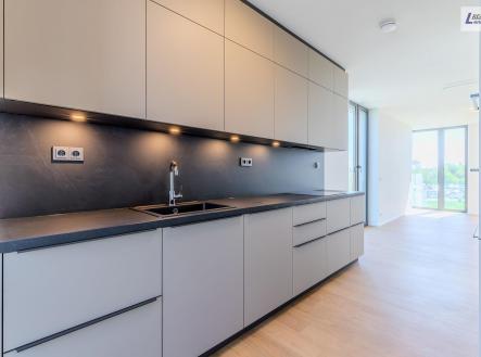 Pronájem bytu, 2+kk, 75 m²