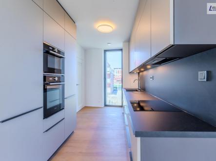 Pronájem bytu, 2+kk, 75 m²
