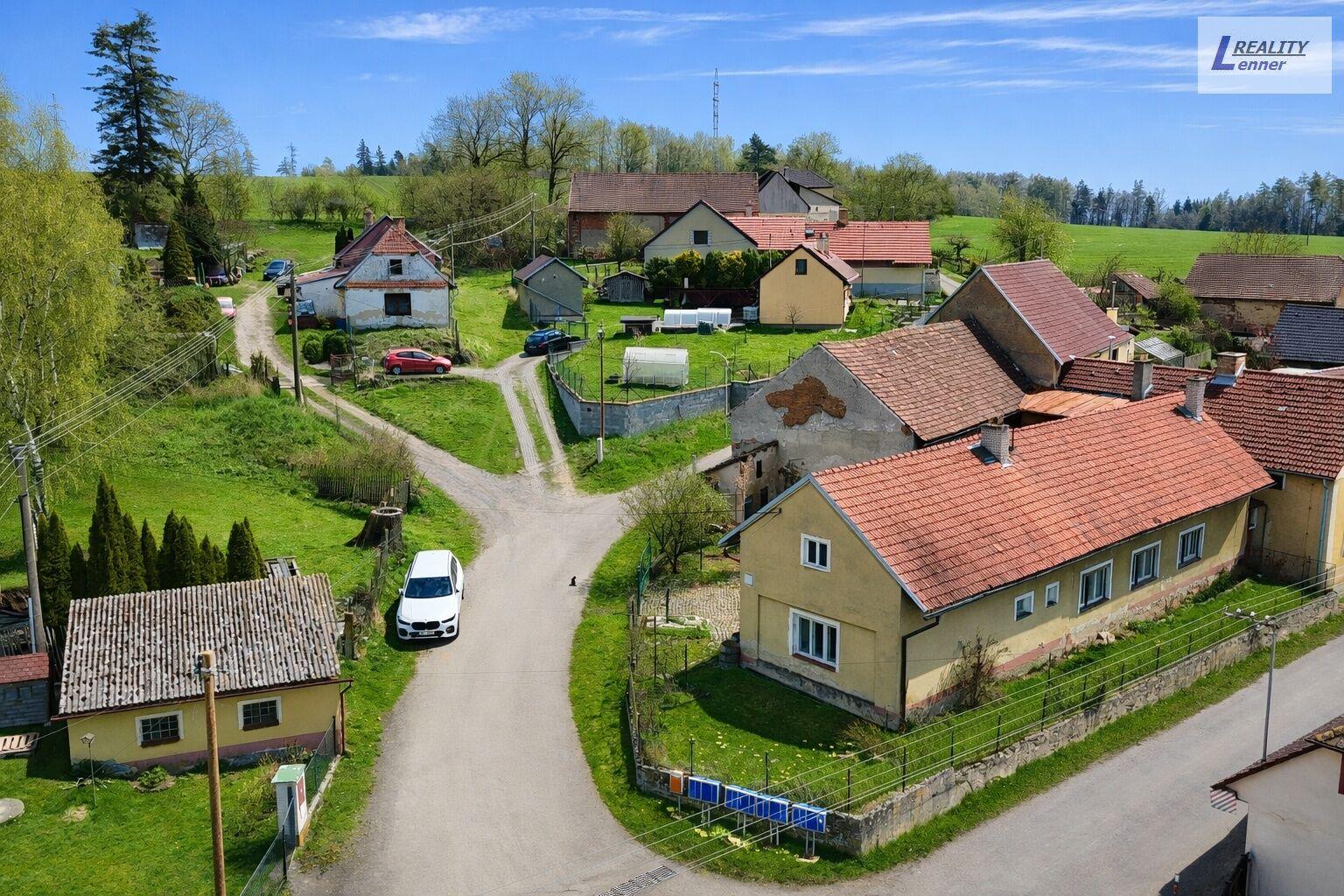 Prodej chalupy 3+1/ 90m2 na pozemku 661m2/ stodola, podkroví pro využití + garáž