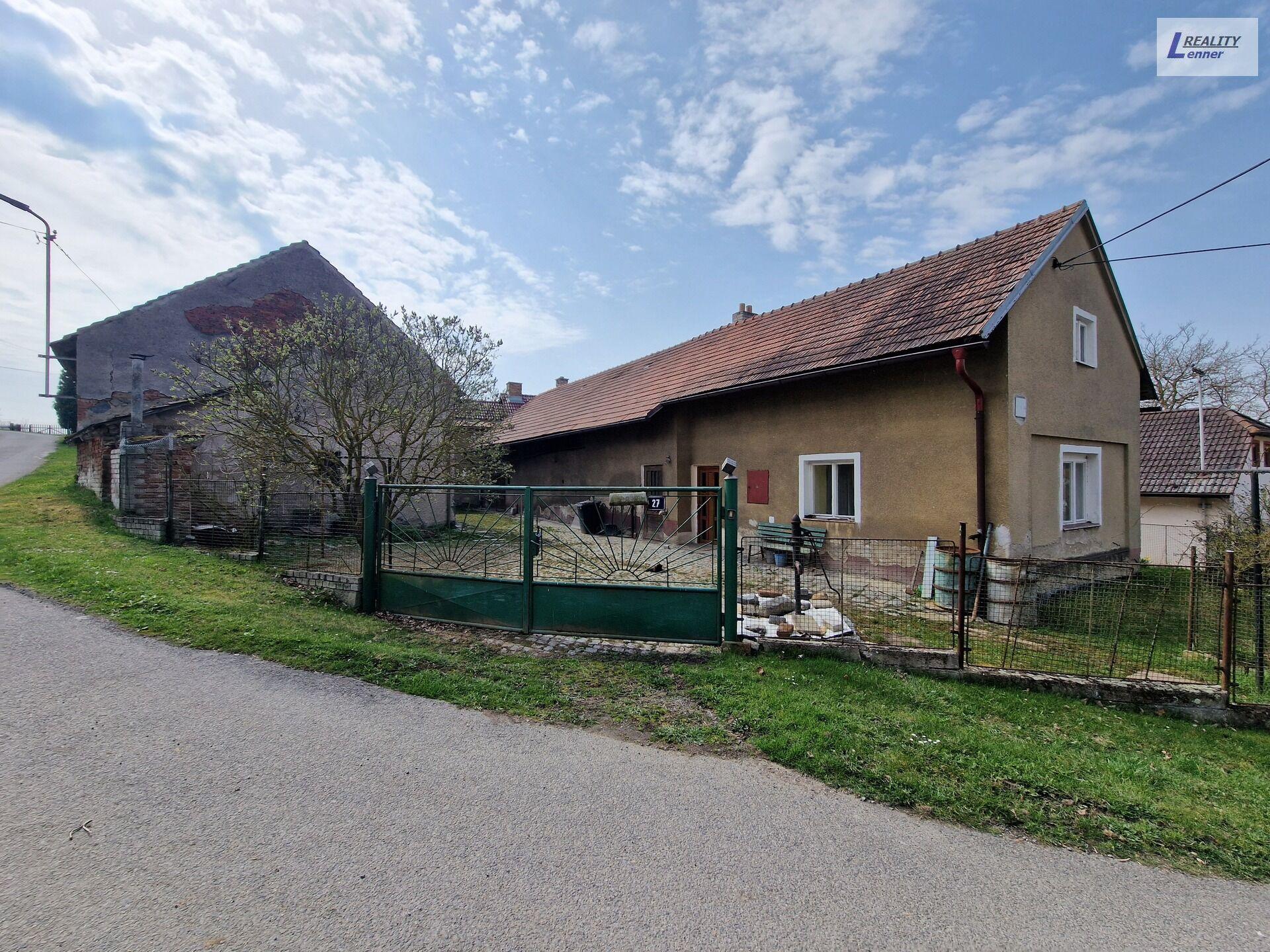 Prodej chalupy 3+1/ 90m2 na pozemku 661m2/ stodola, podkroví pro využití + garáž