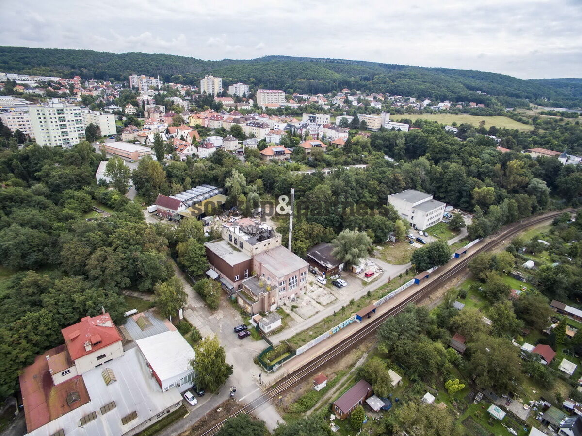 Pronájem pozemku 5.700 m2, Praha 4 - Komořany.