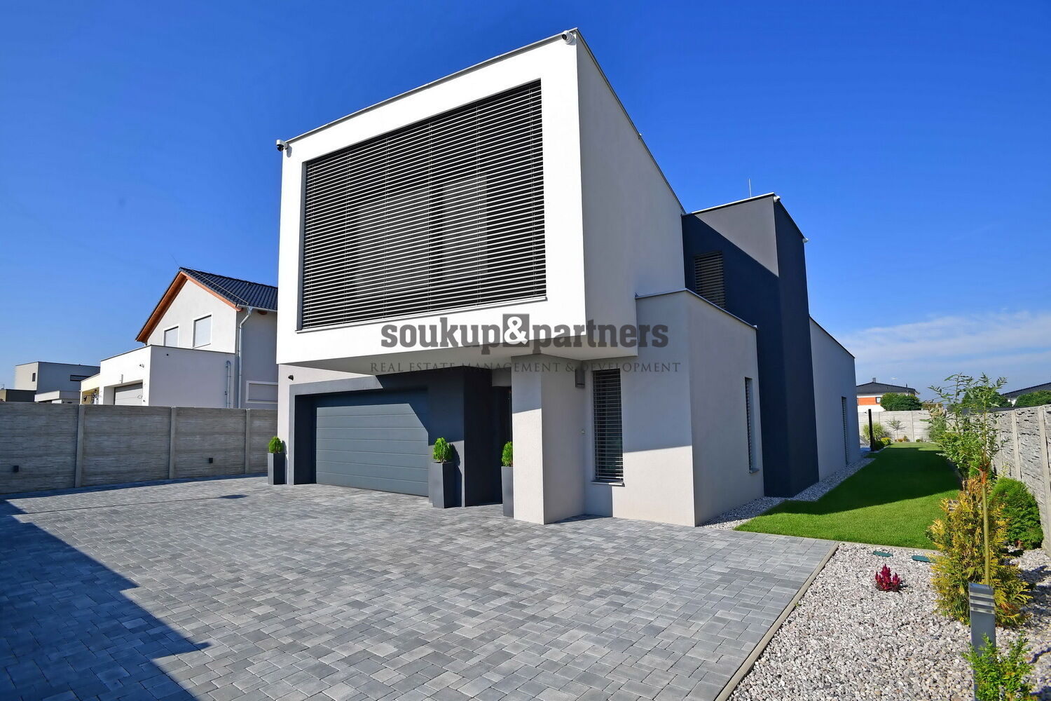 Novostavba 5+kk - 220 m2 - Tepelné čerpadlo, Garáž, Bazén, Vířivka, Vysoký Újezd, Praha - západ.